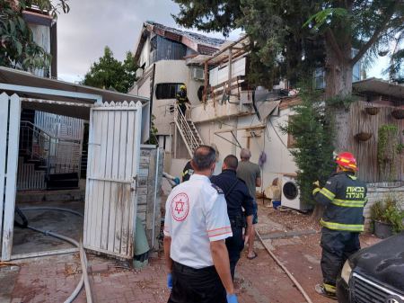اصابة خطيرة لسيدة "40عاما" من اللد بالاختناق اثر اندلاع حريق بمنزلها